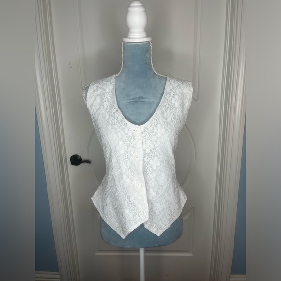 Vintage White Lace Vest - Picture 1 of 5